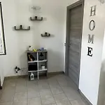 Apartament House Pavarotti *