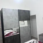 Apartament House Pavarotti